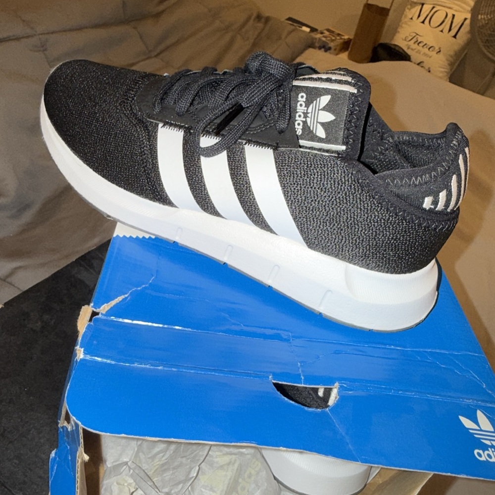 Adidas Swift Runs